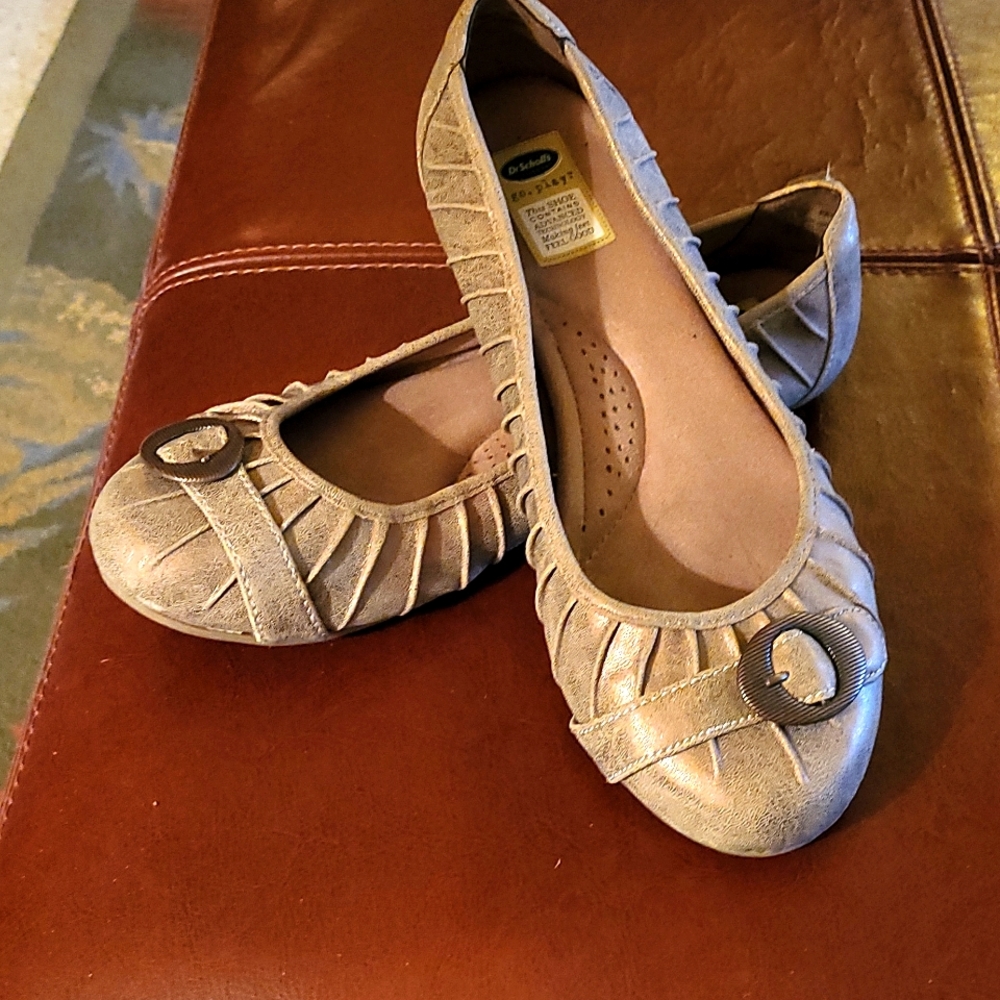 Dr. Scholls Gold Flats Size 7.5